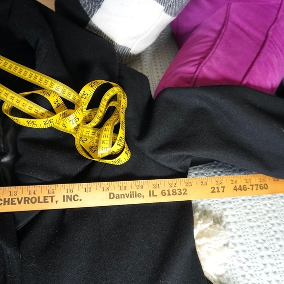 Retro Wool Coat Women Sz M Black Belted Wrap Style Knee Length Wide Collar - Picture 12 of 12